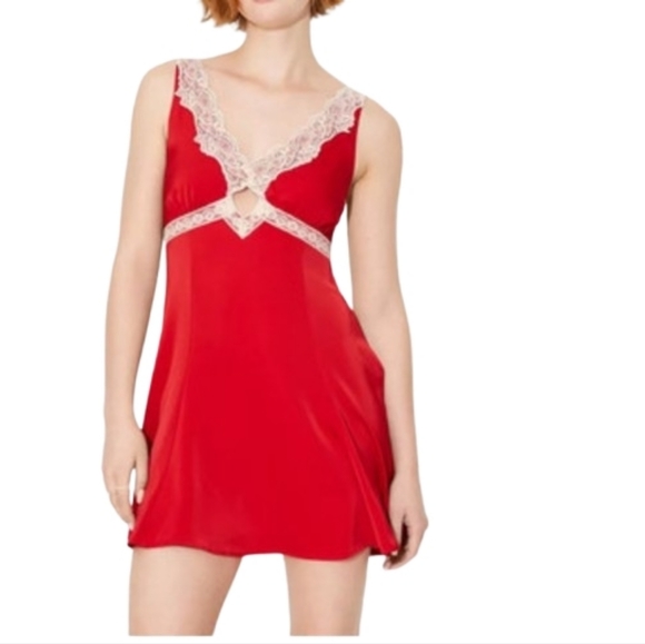NWT UT Mini Slip Dress w Lace Trim - Picture 1 of 11